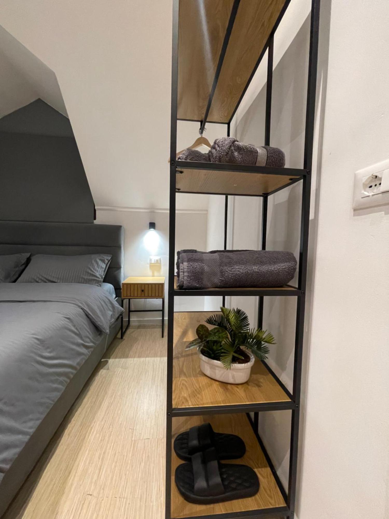 Apartment Pog *